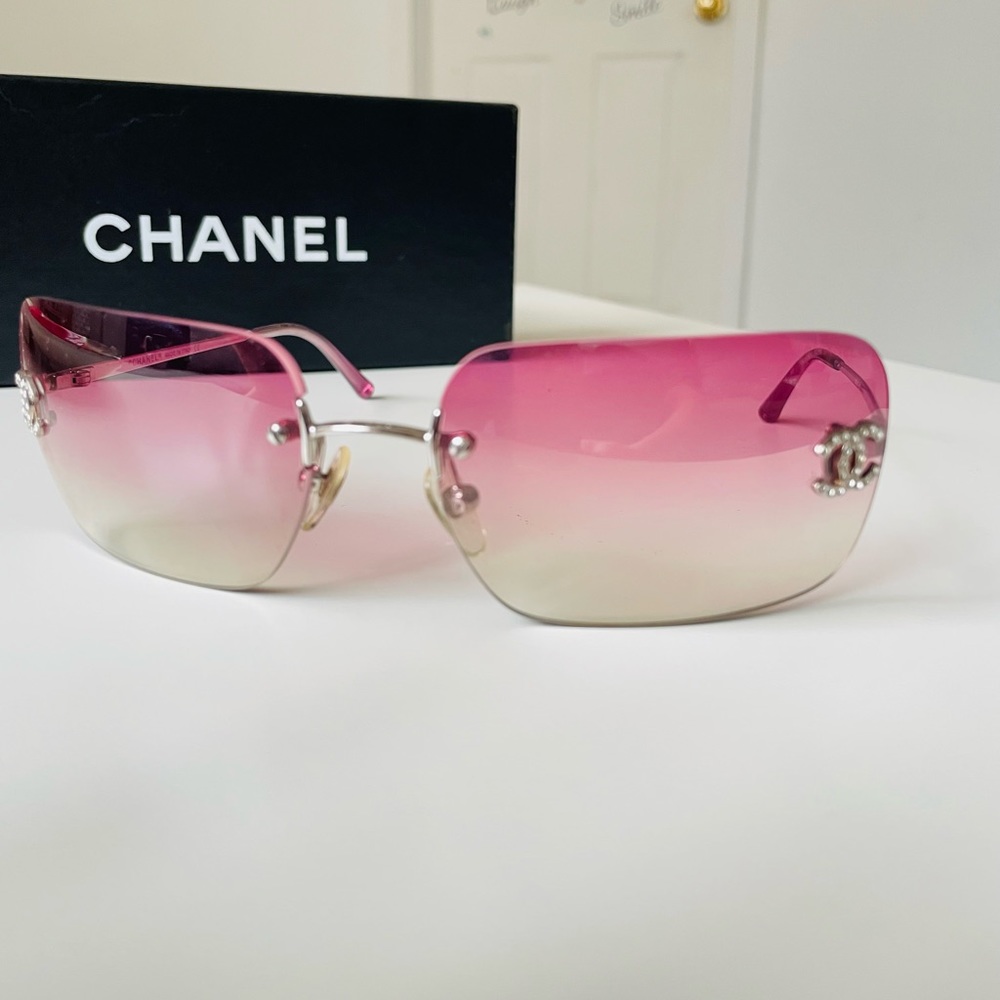 CHANEL Pink Gradient Rimless Sunglasses Crystal CC Detail , no booklet cloth - Picture 6 of 12